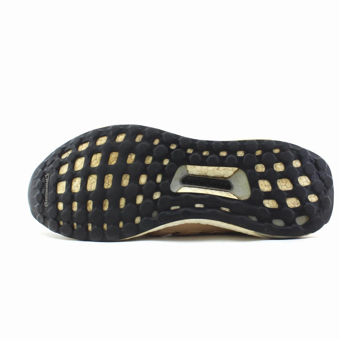 Road Running Shoes Vs Trail Running Shoes ADIDAS ULTRA BOOST 4.0