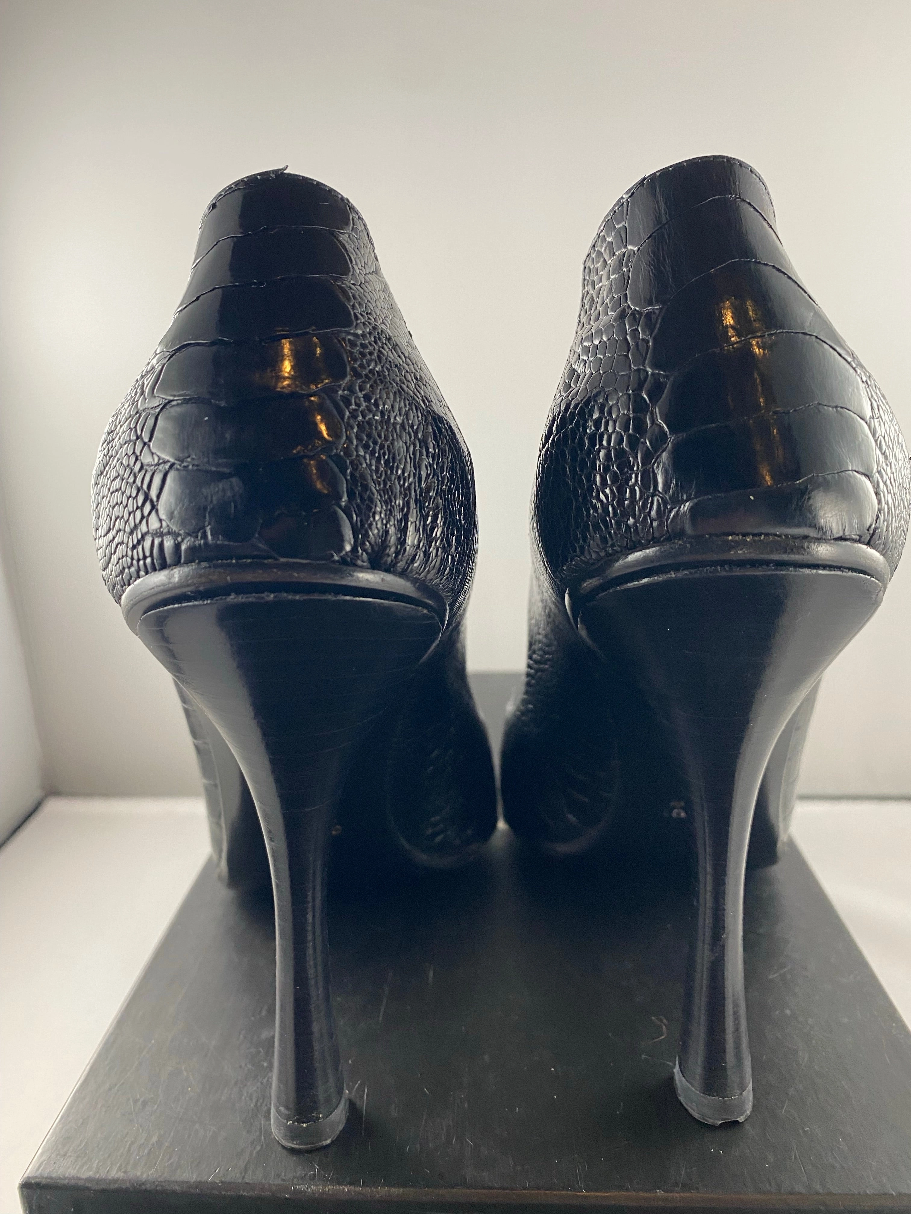 Strapless High Heels Iconic Tom Ford For Gucci Ostrich pointed pumps- IT 38