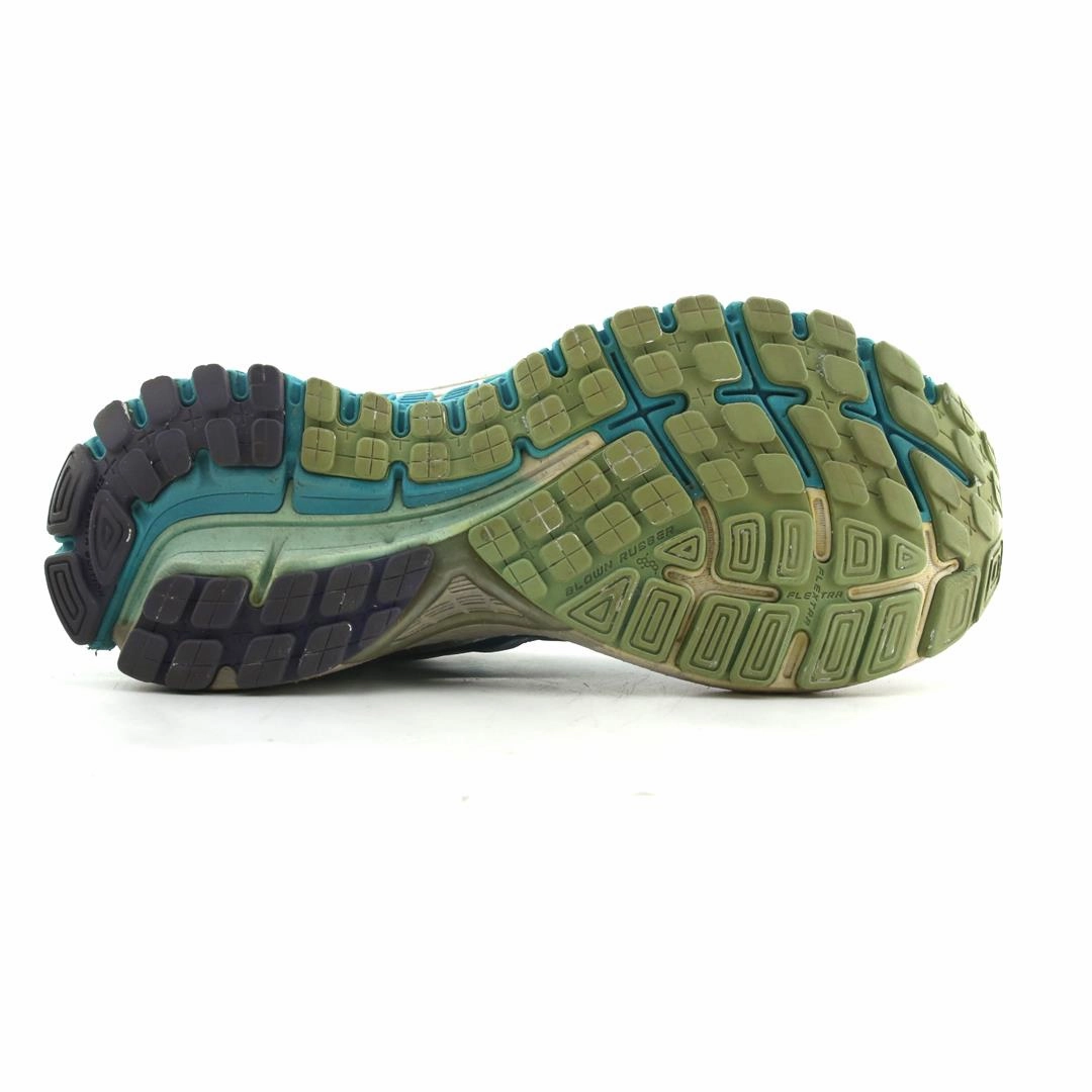 Running Shoes At The Gym BROOKS ADRENALINE GTS 16