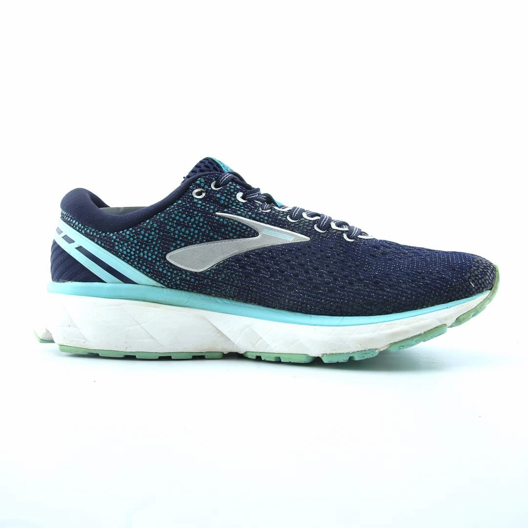 Running Shoes Size 9 BROOKS GHOST 11