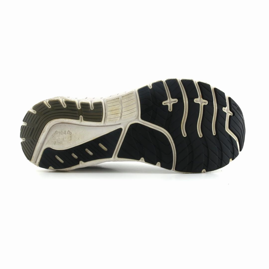 Running Shoes Vs Trail Runners BROOKS GLYCERIN 18