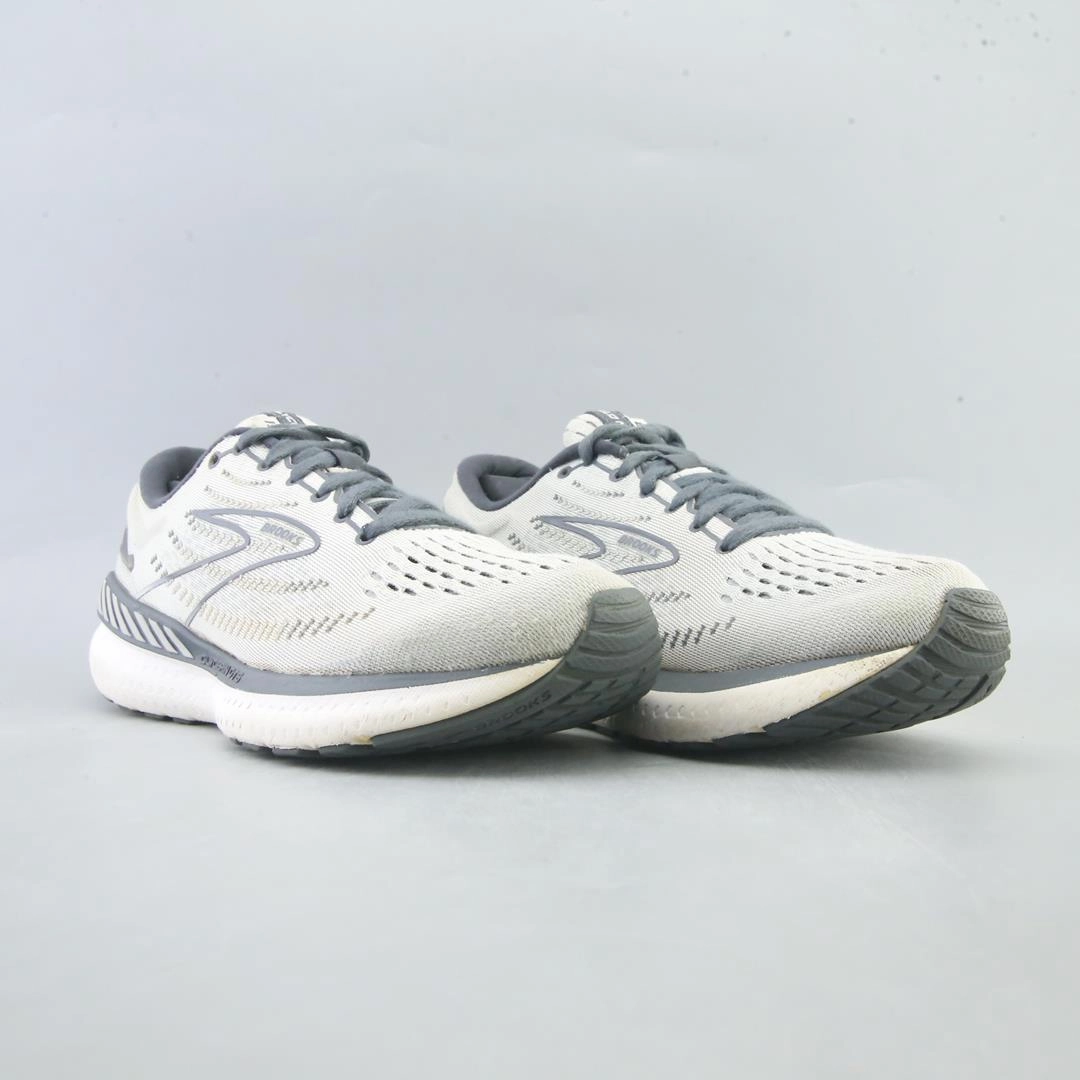 Proper Running Shoes BROOKS GLYCERIN 19