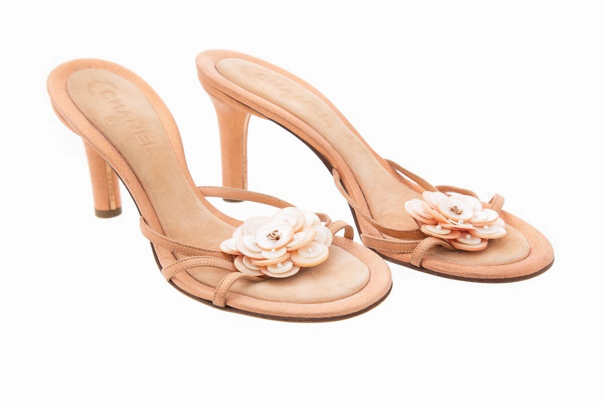Ysl Sparkly High Heels Chanel Peach Shimmer & Shell Detail Heels  SZ 39.5