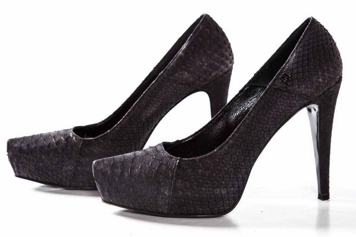 Roberto Botticelli Black Matte Python Skin Heels SZ 39 Sale High Heel Knee High Converse