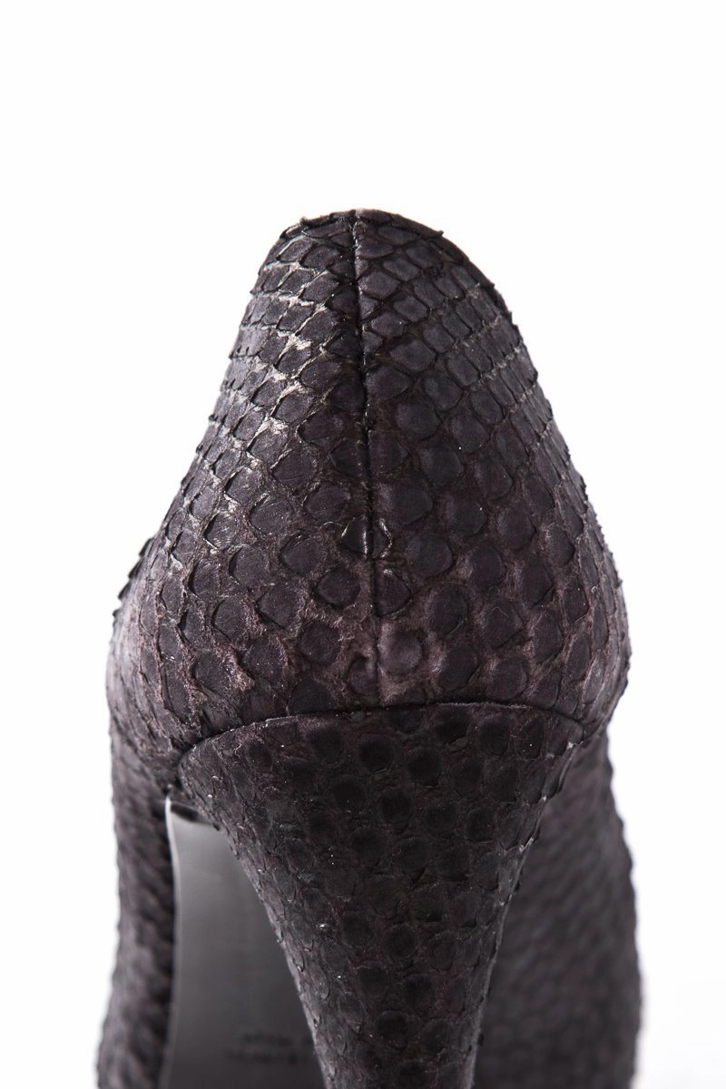 Roberto Botticelli Black Matte Python Skin Heels SZ 39 Sale High Heels And Stockings