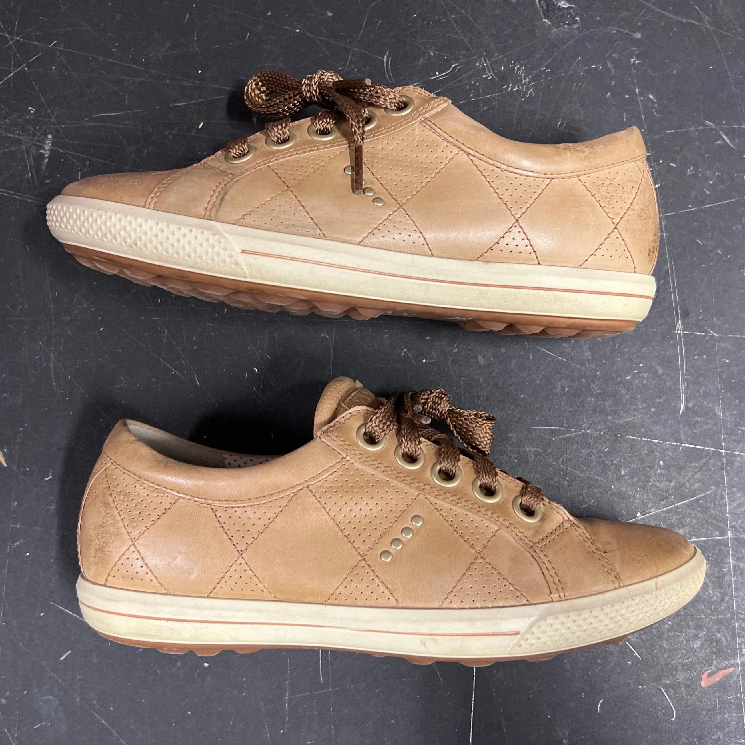 2 Pair Womens Ecco Spike-less Golf Shoe 36EU Climbing Shoe Science