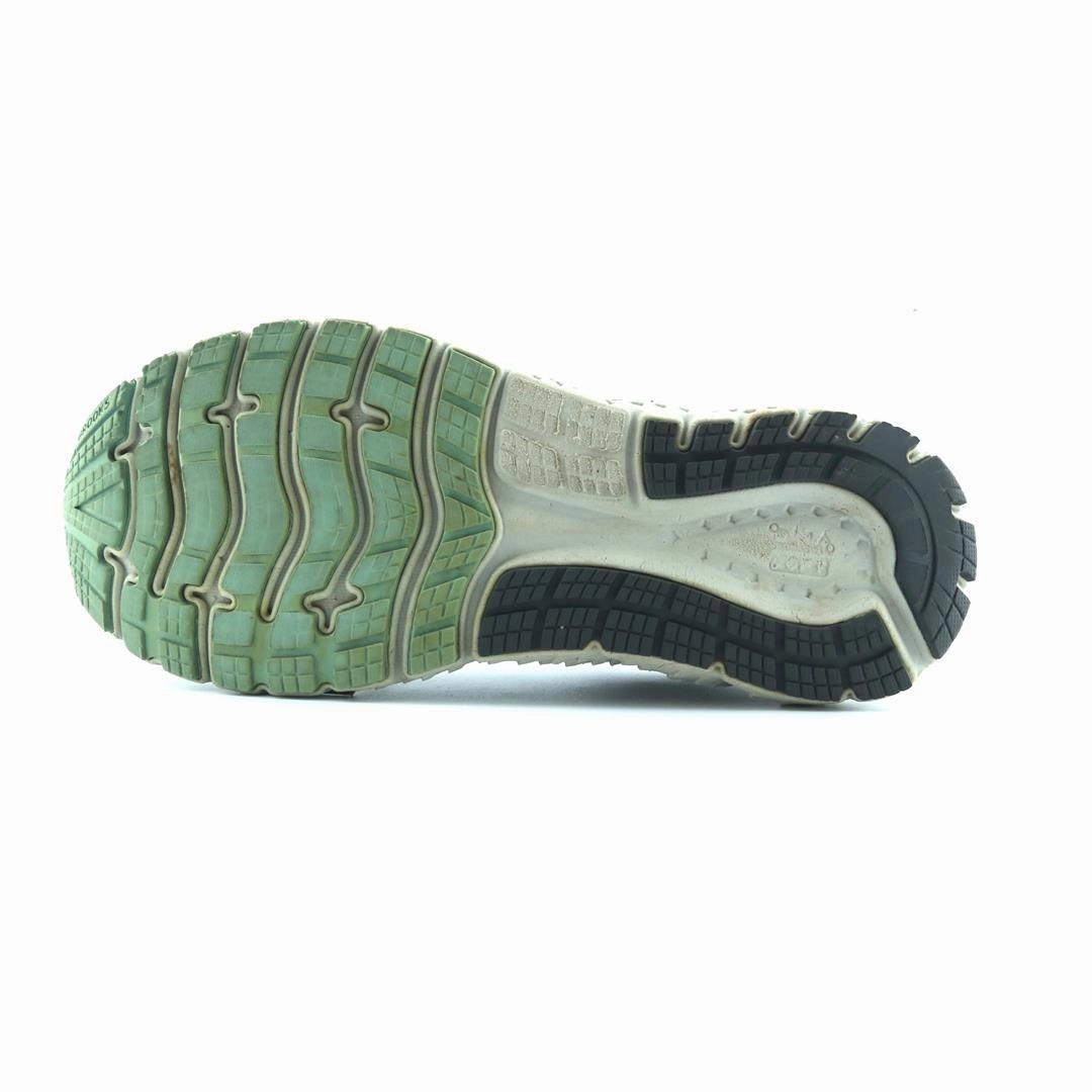 BROOKS GLYCERIN 17 Running Shoes On Jeans