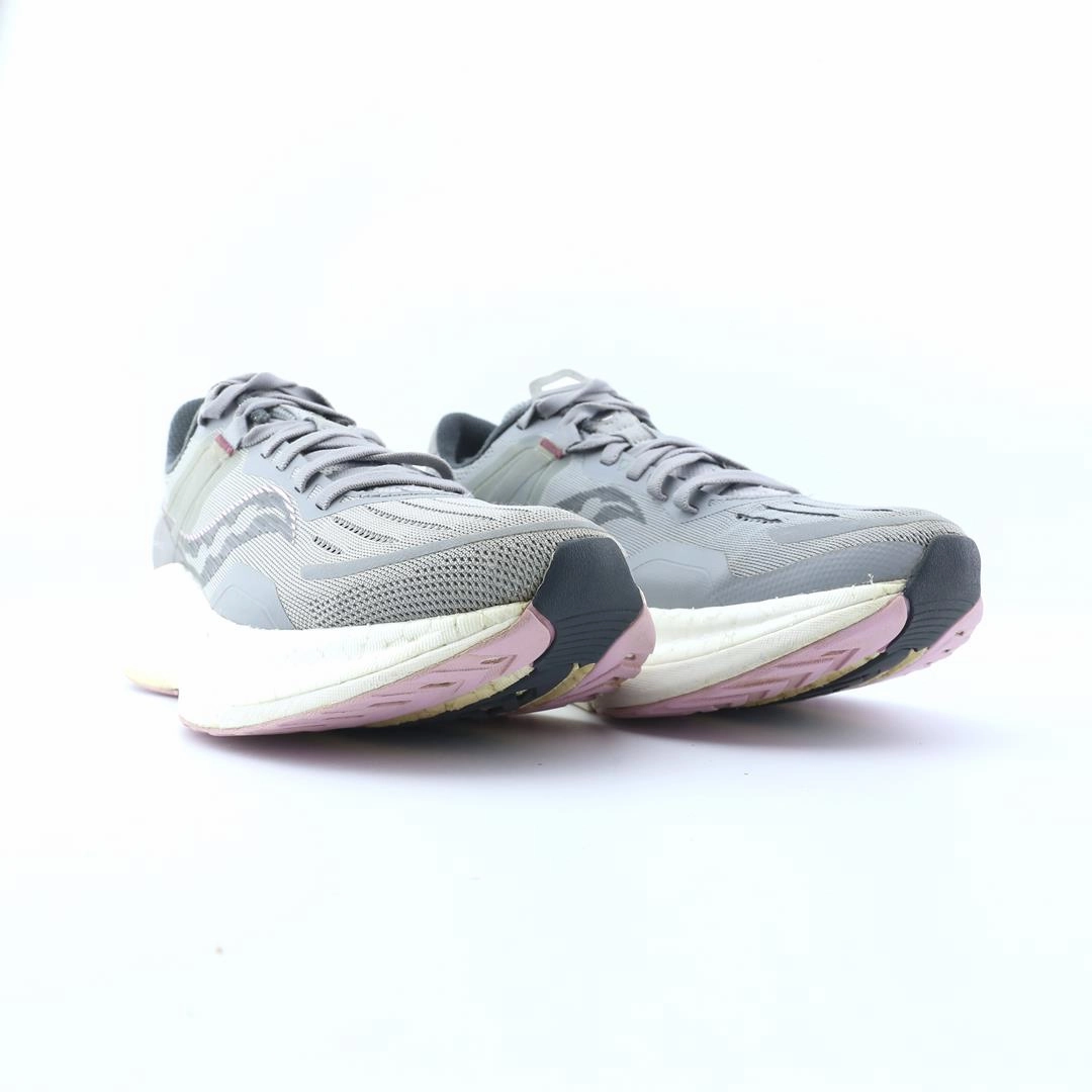 Usain Bolt Running Shoes SAUCONY TEMPUS