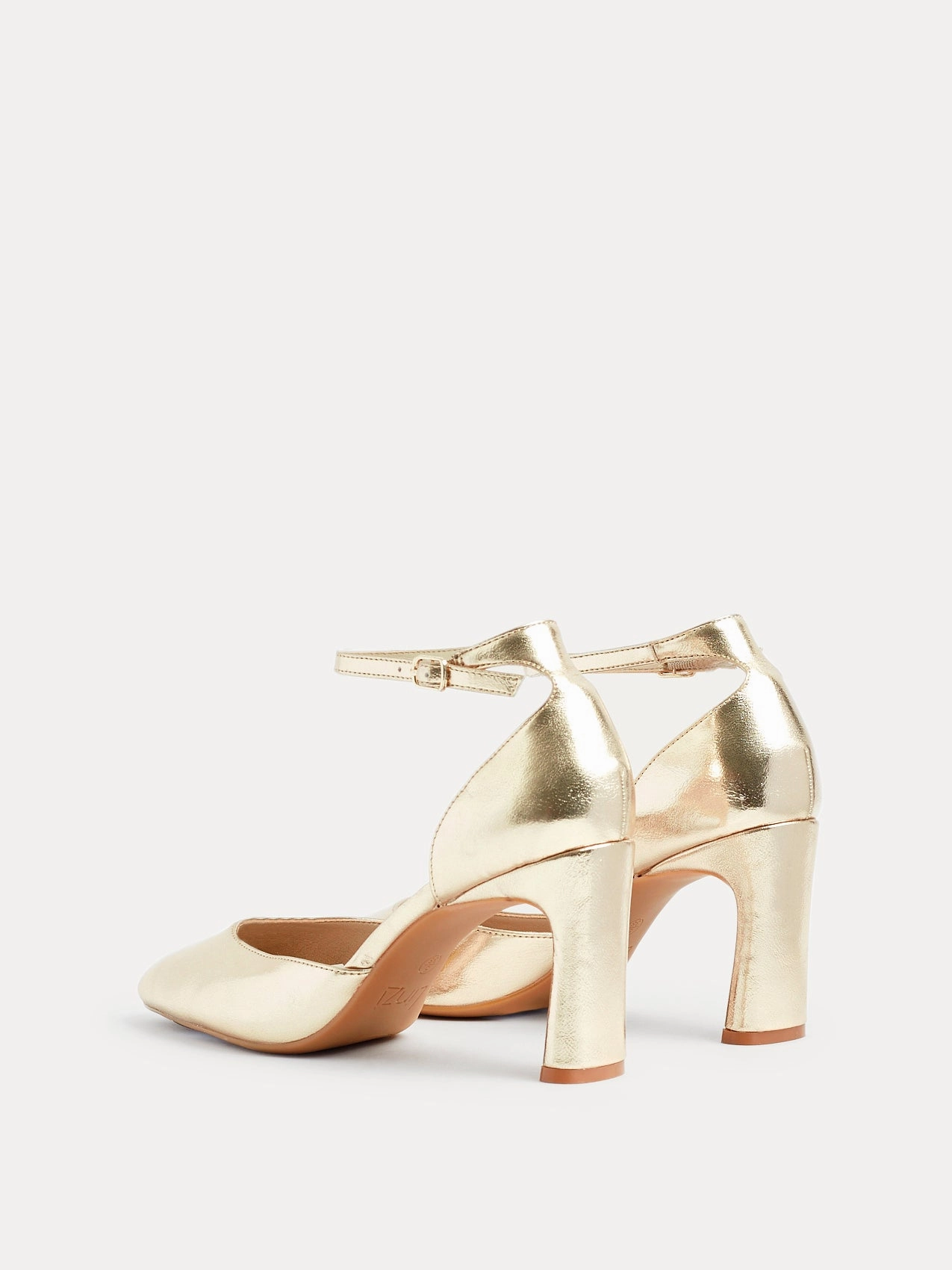 CORINNE Flat High Heels