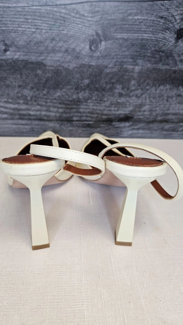 Country Road Butter Lemon Pointy Toe Heel (39) High Heels Reviews