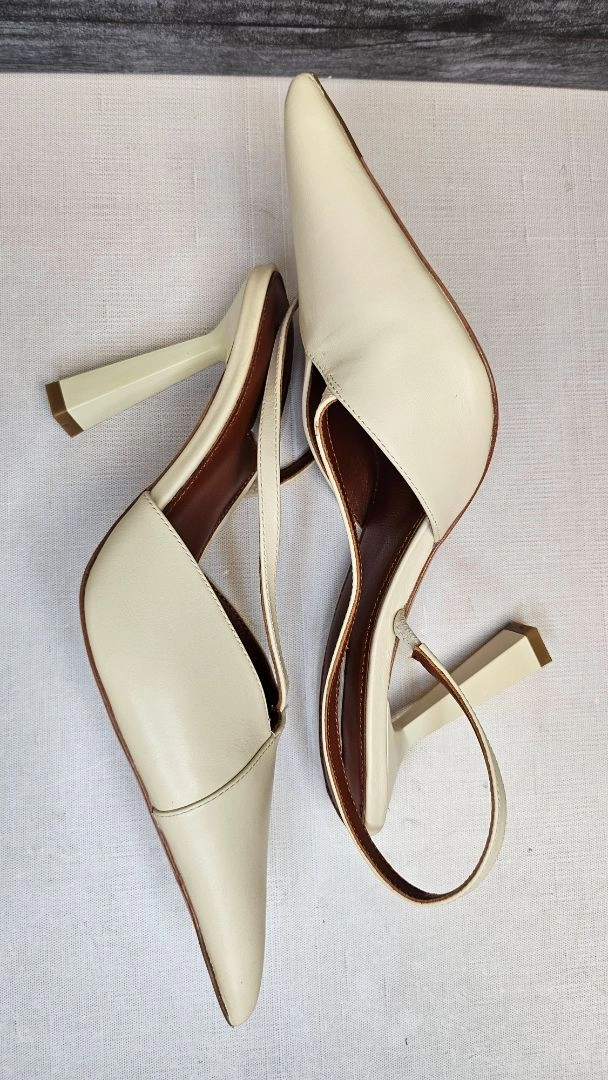 Country Road Butter Lemon Pointy Toe Heel (39) High Heel Timbs