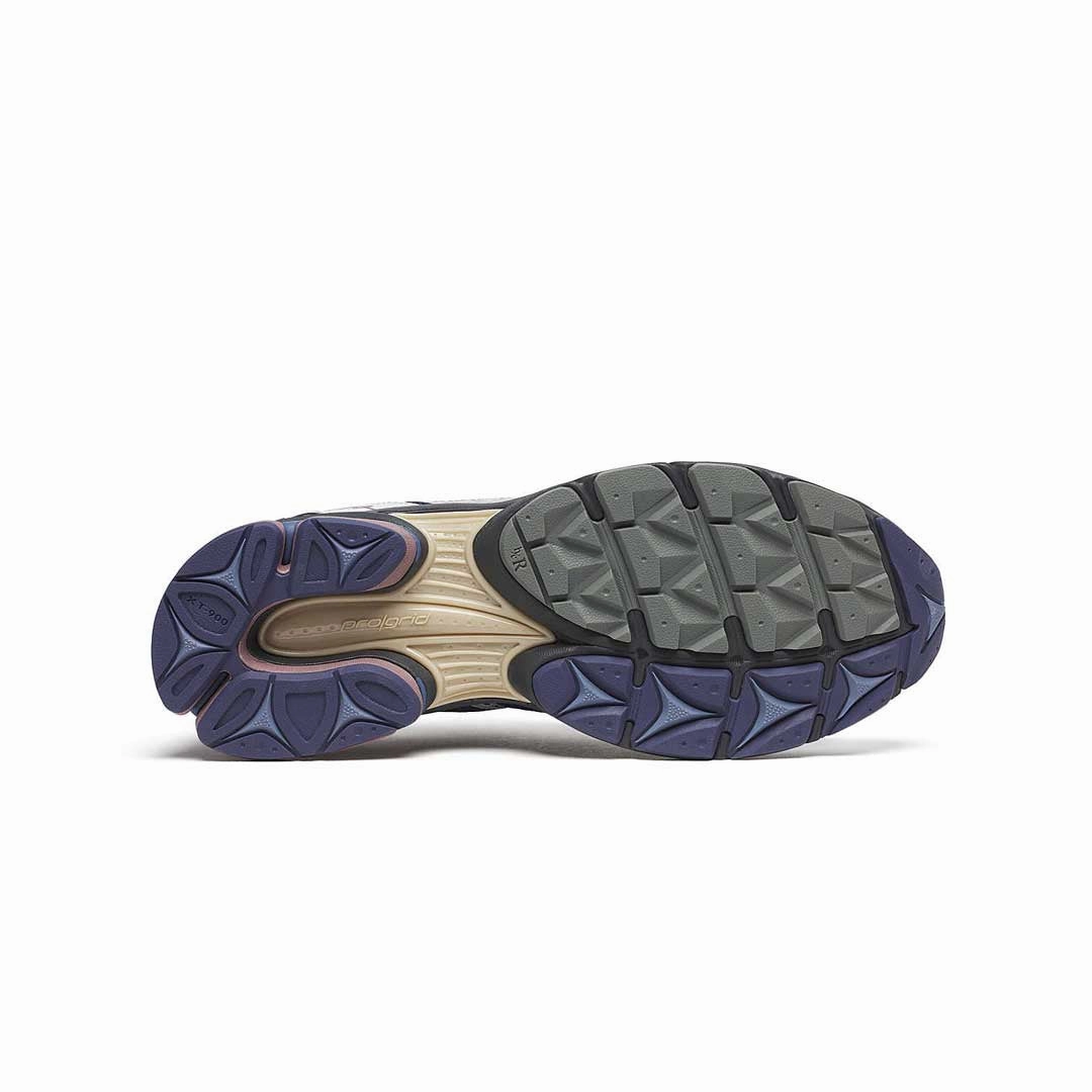 Saucony - Unisex ProGrid Triumph 4 Shoes (S70902-3) Carbon Run Shoes