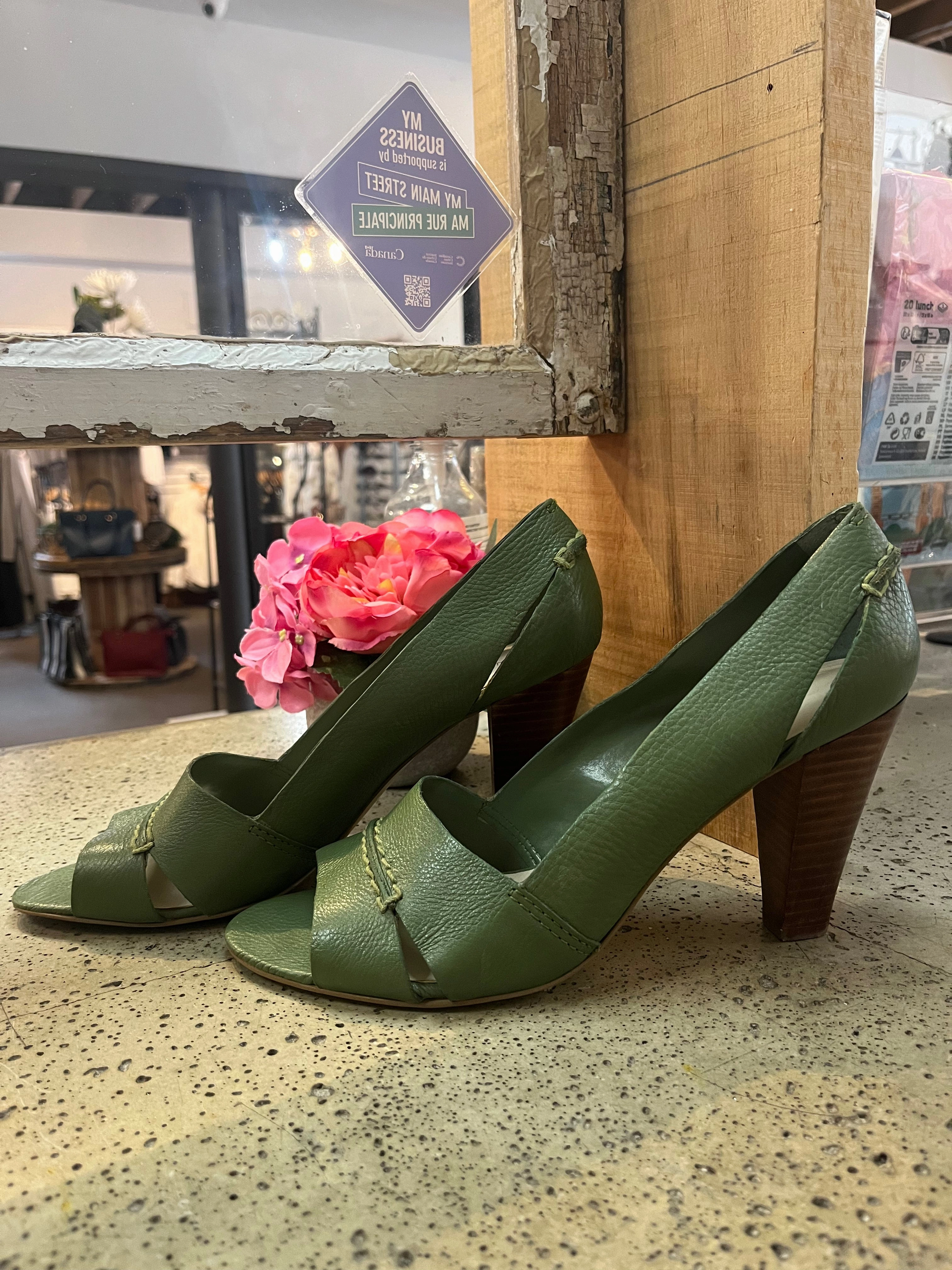 Nine West Peep Toe Green Heels (Size 10) High Heel Heels