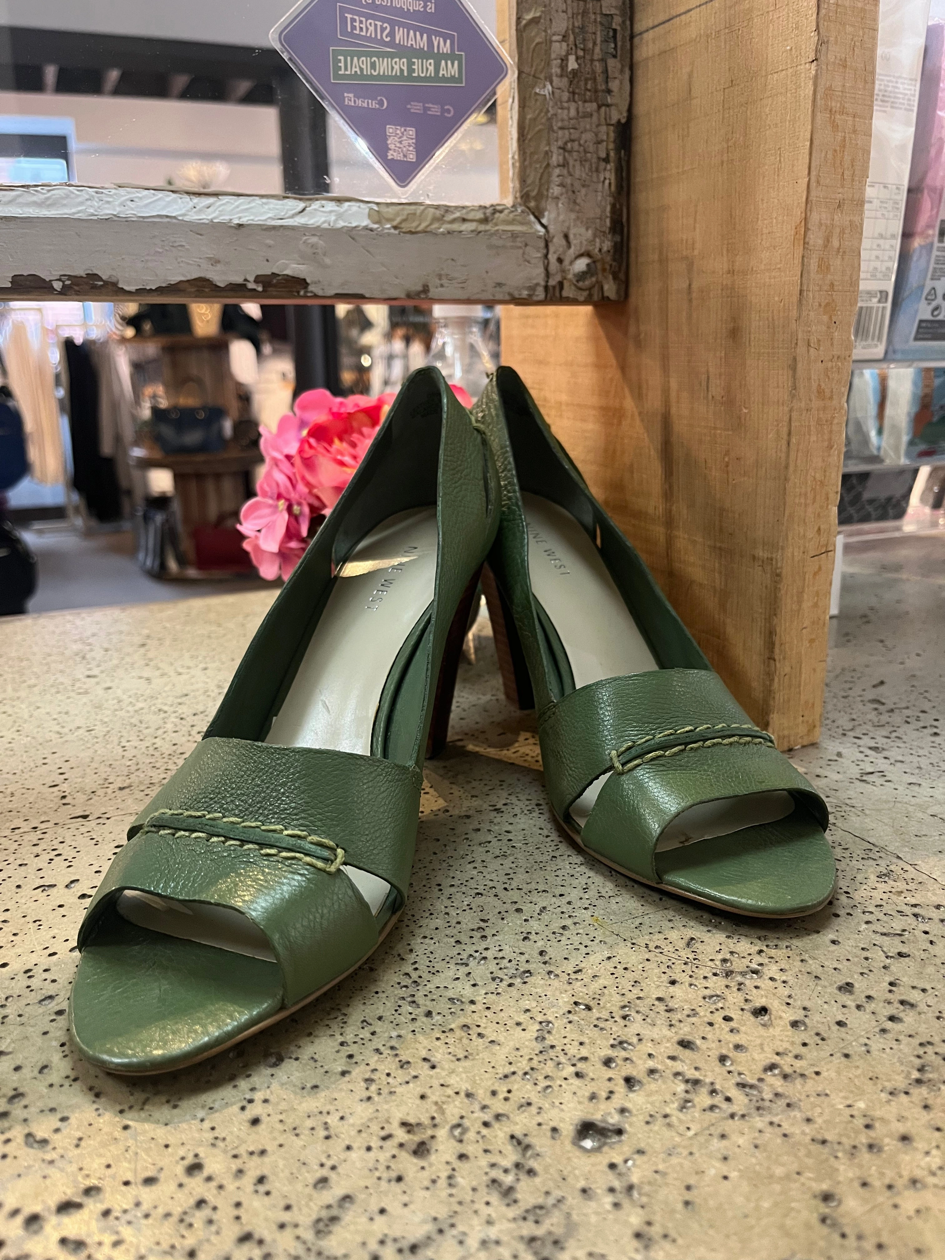 Hot Wife In High Heels Nine West Peep Toe Green Heels (Size 10)