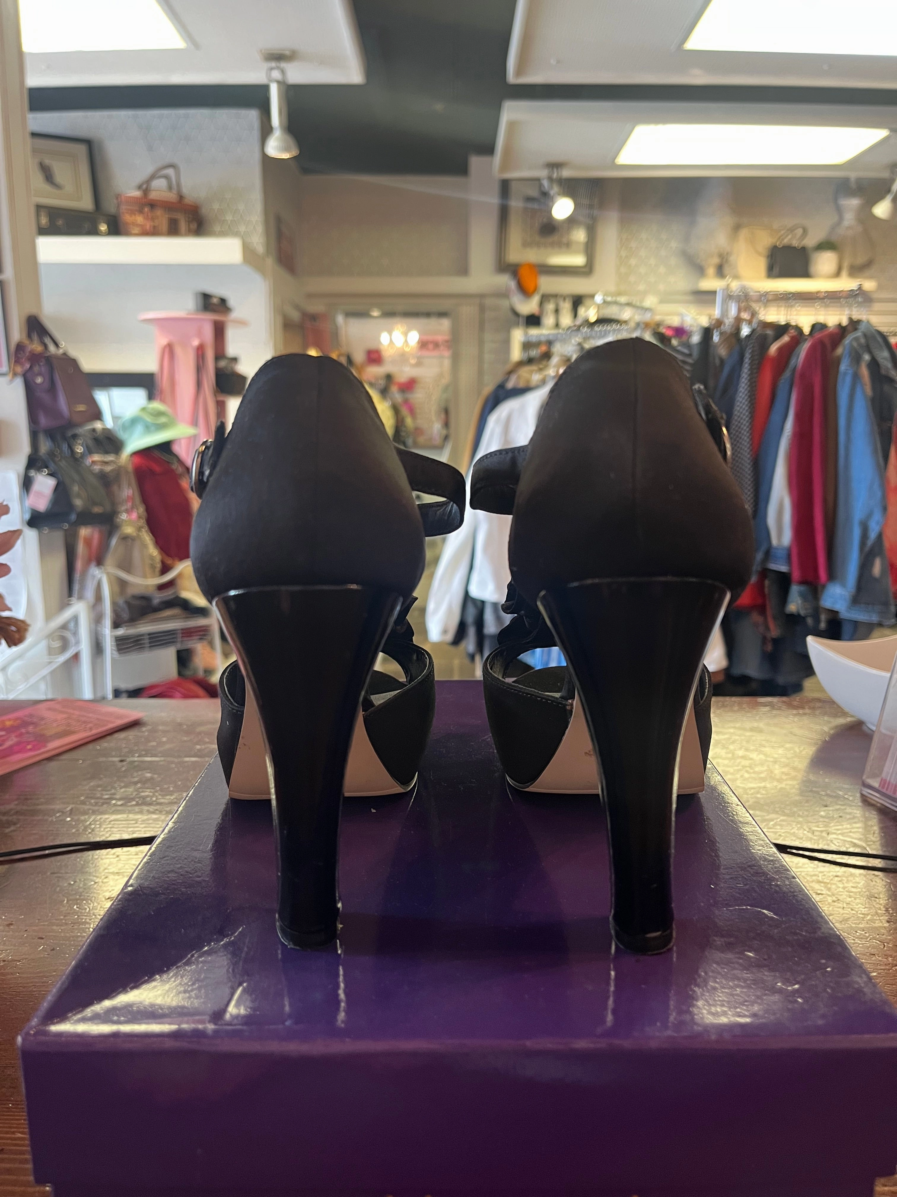 High Arches And Heels Madden Girl Black Flower Heels (Size 7)