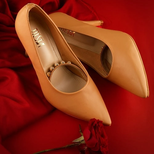 Suede Heel Knee Boots Love Notes ( Beige Pumps with changeable bands )