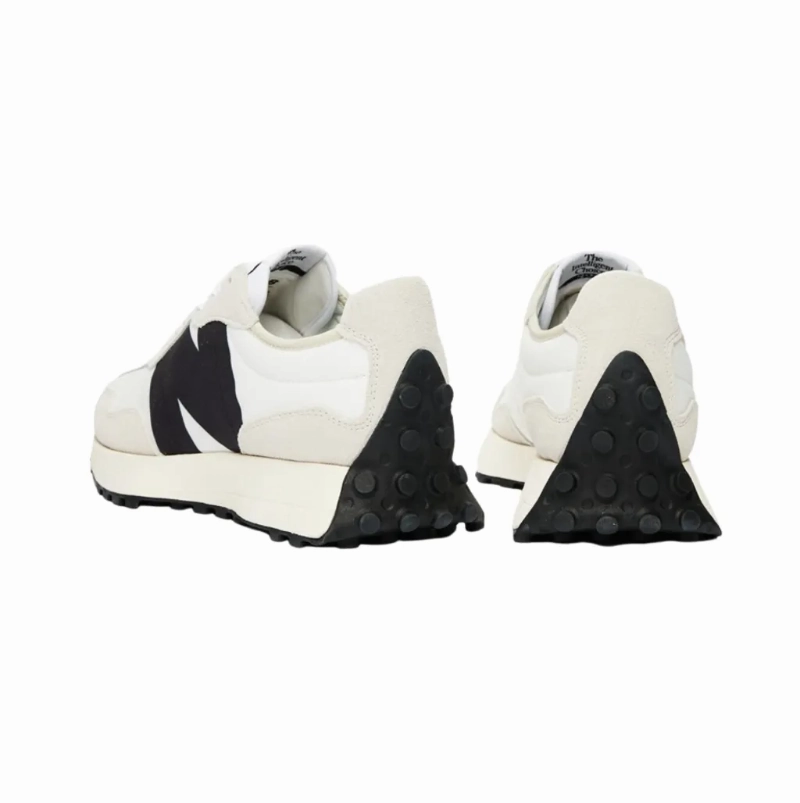 Bondi 9 Running Shoe 327