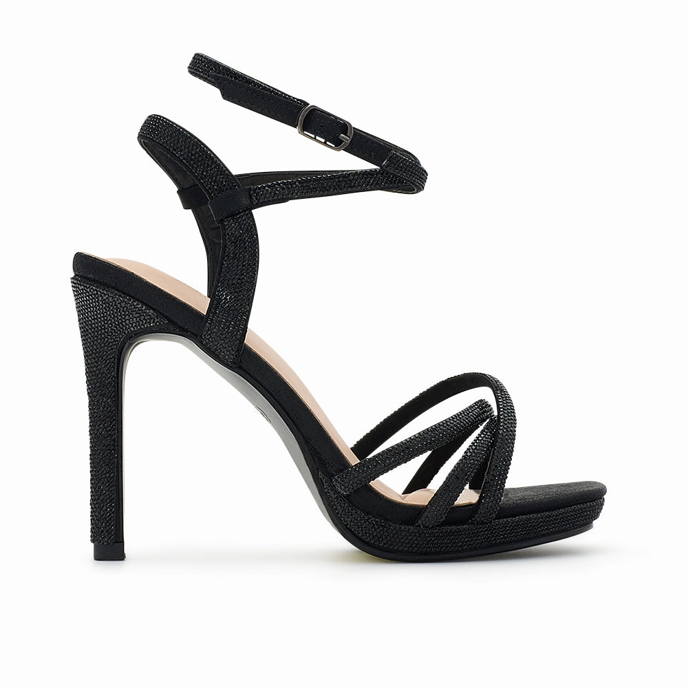 HELENA-8 Hunters In Heels