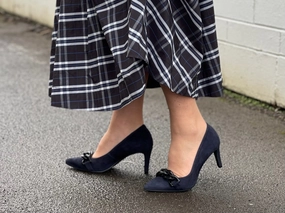 Marian April available in 2 colours Pumps High Heels