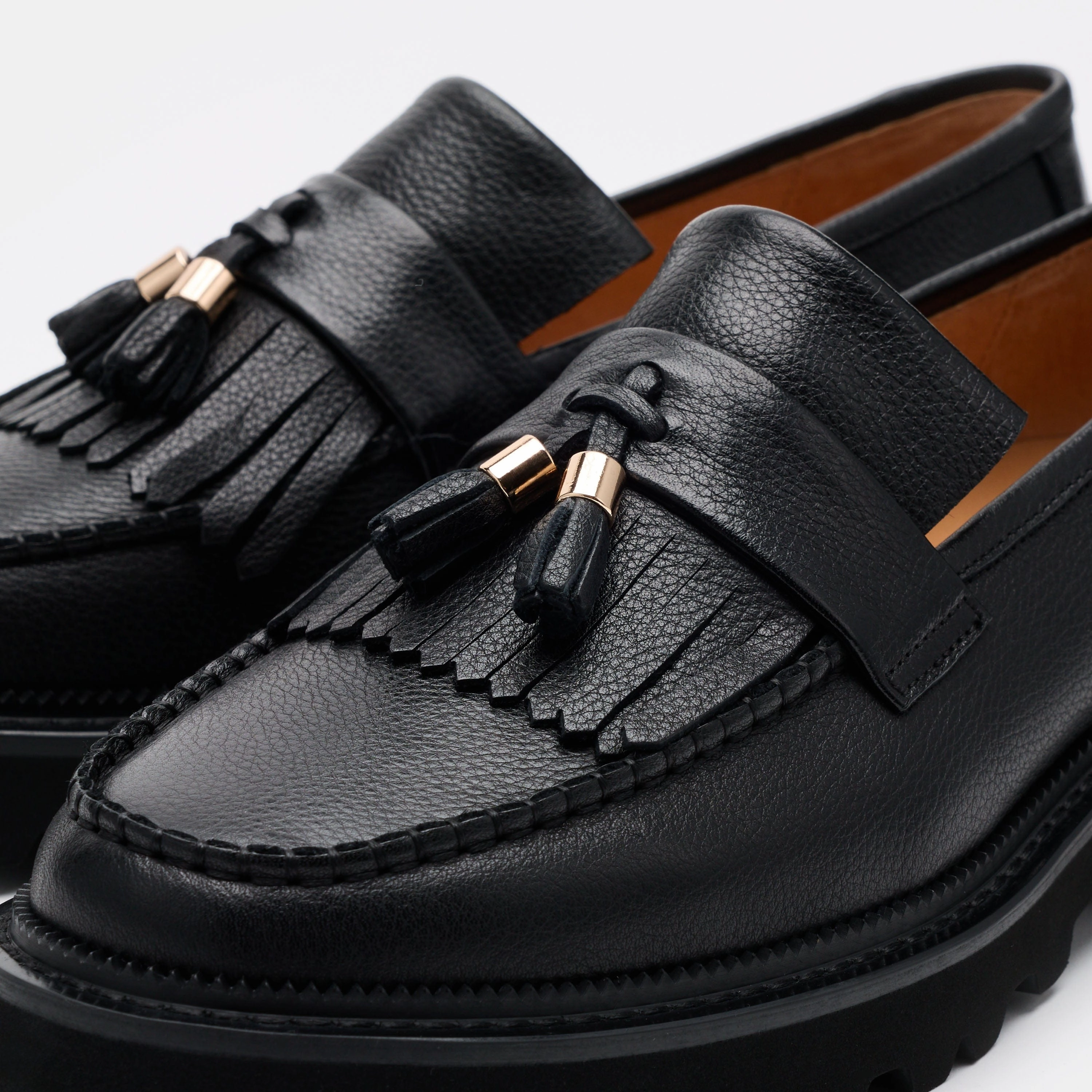 Journey Black Pebble Leather Lug Tassel Loafer Orthopedic Loafers In Breathable Leather