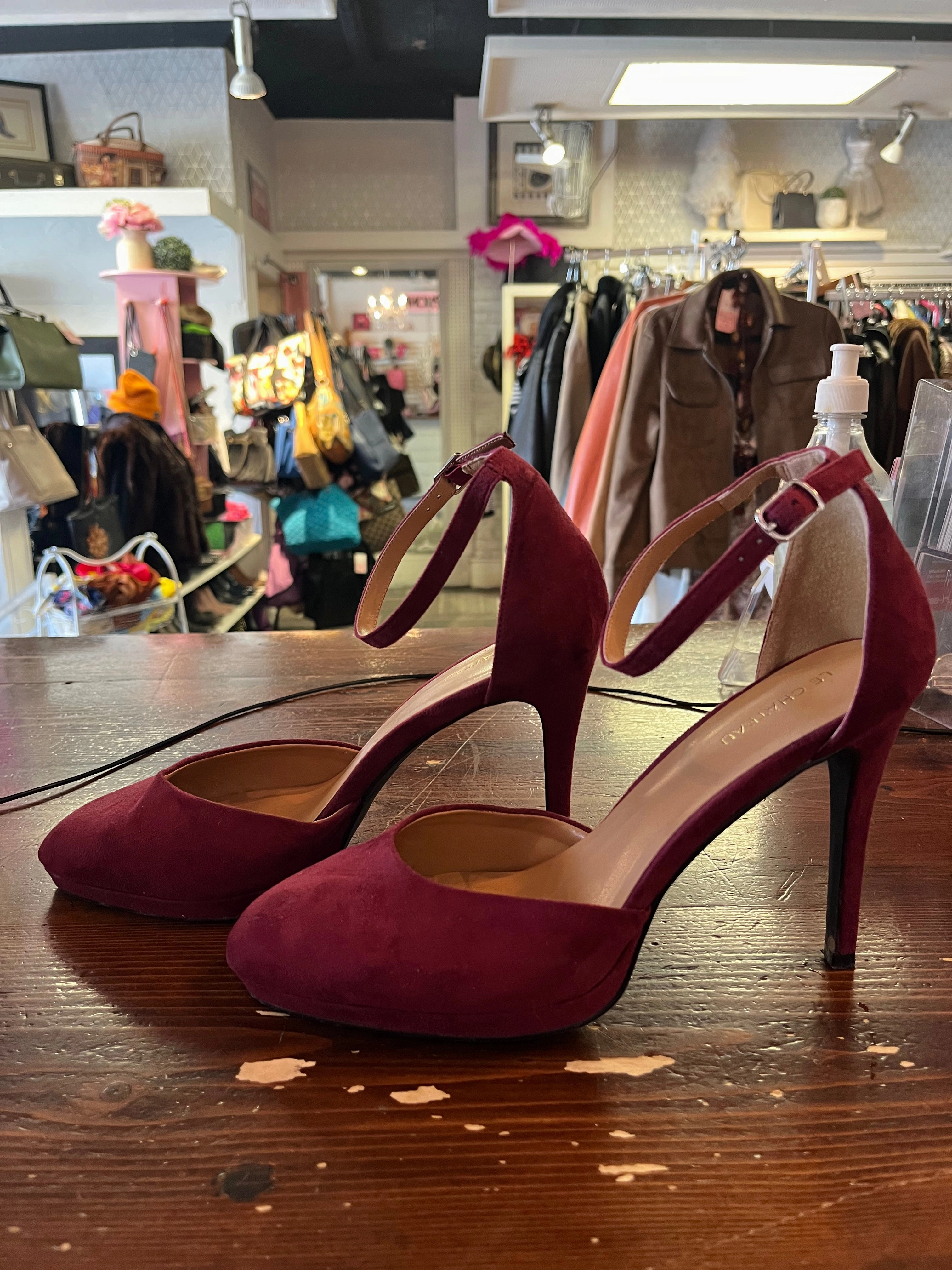 Le Chateau Burgundy High Heels (Size 10) High Heels Te Nachche