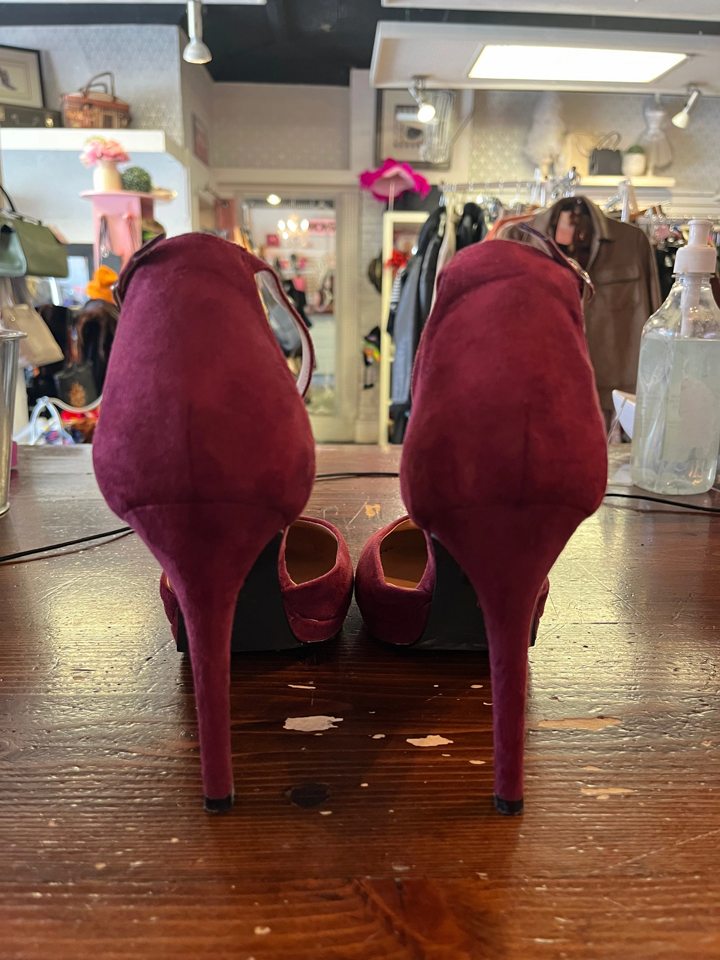 Marilyn Monroe In High Heels Le Chateau Burgundy High Heels (Size 10)