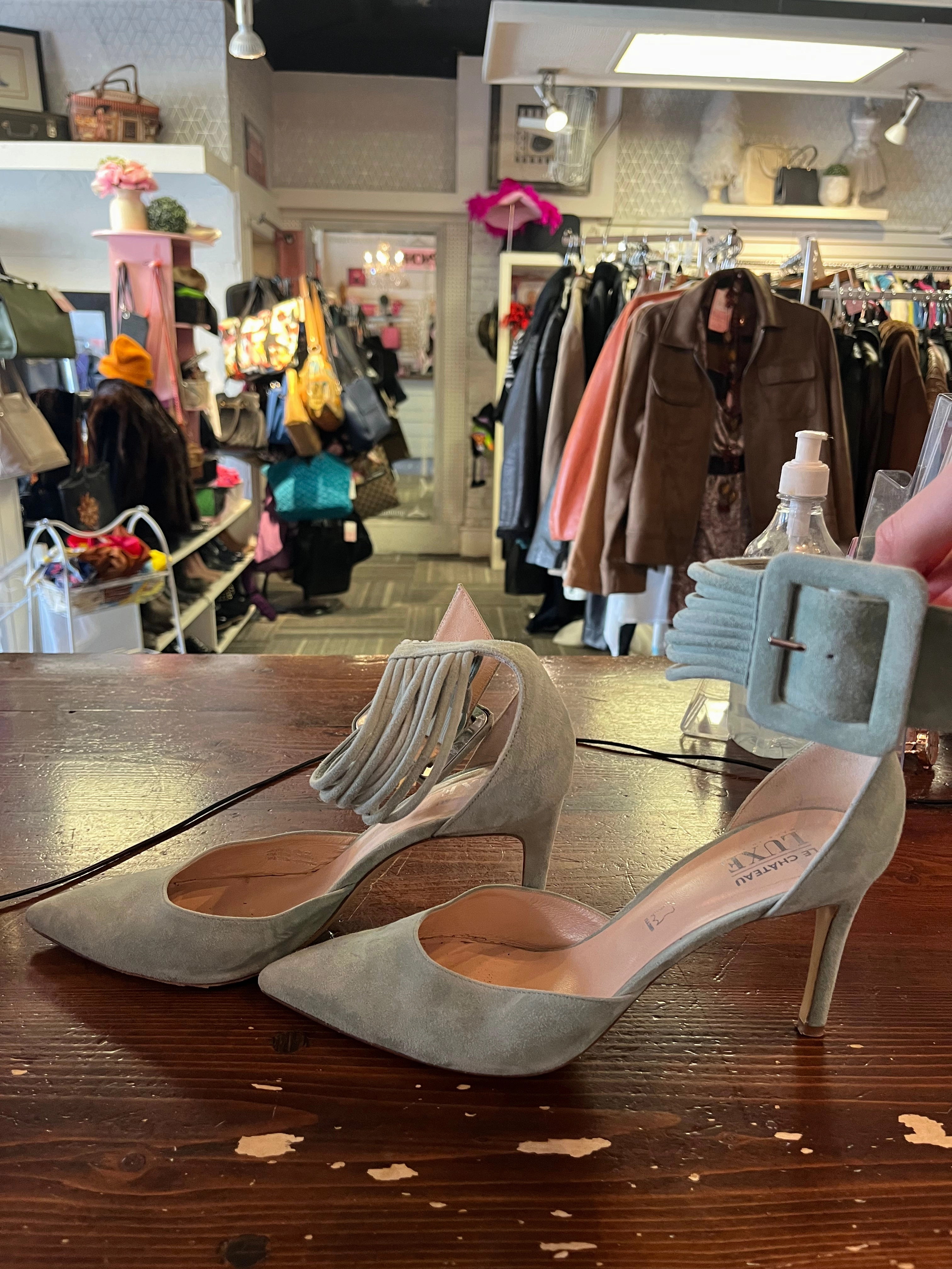 Well Worn High Heel Shoes Le Chateau Luxe Suede Heels (Size 10)