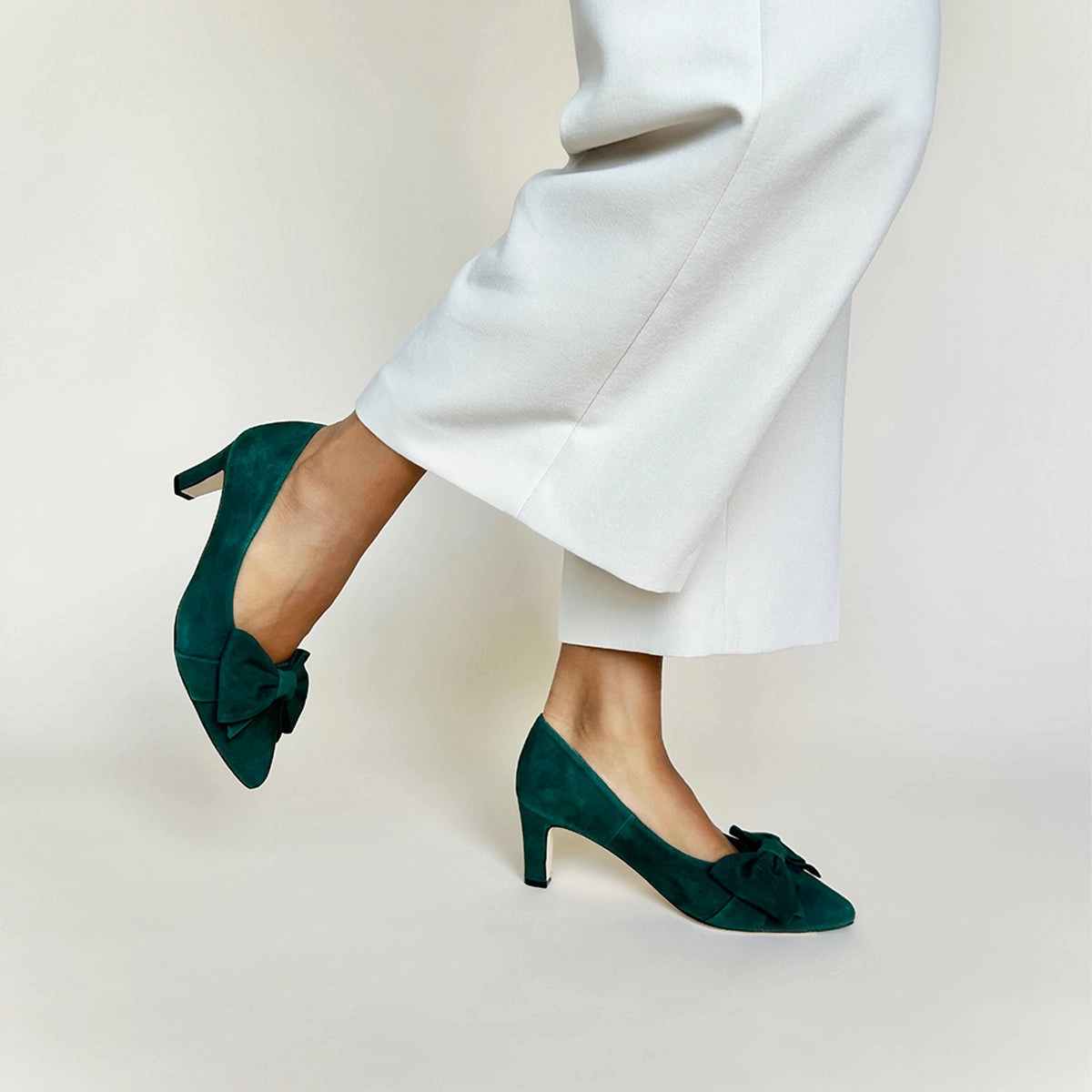 Thong And High Heels Lori Extra-Wide Fit Court Shoe  Green Suede
