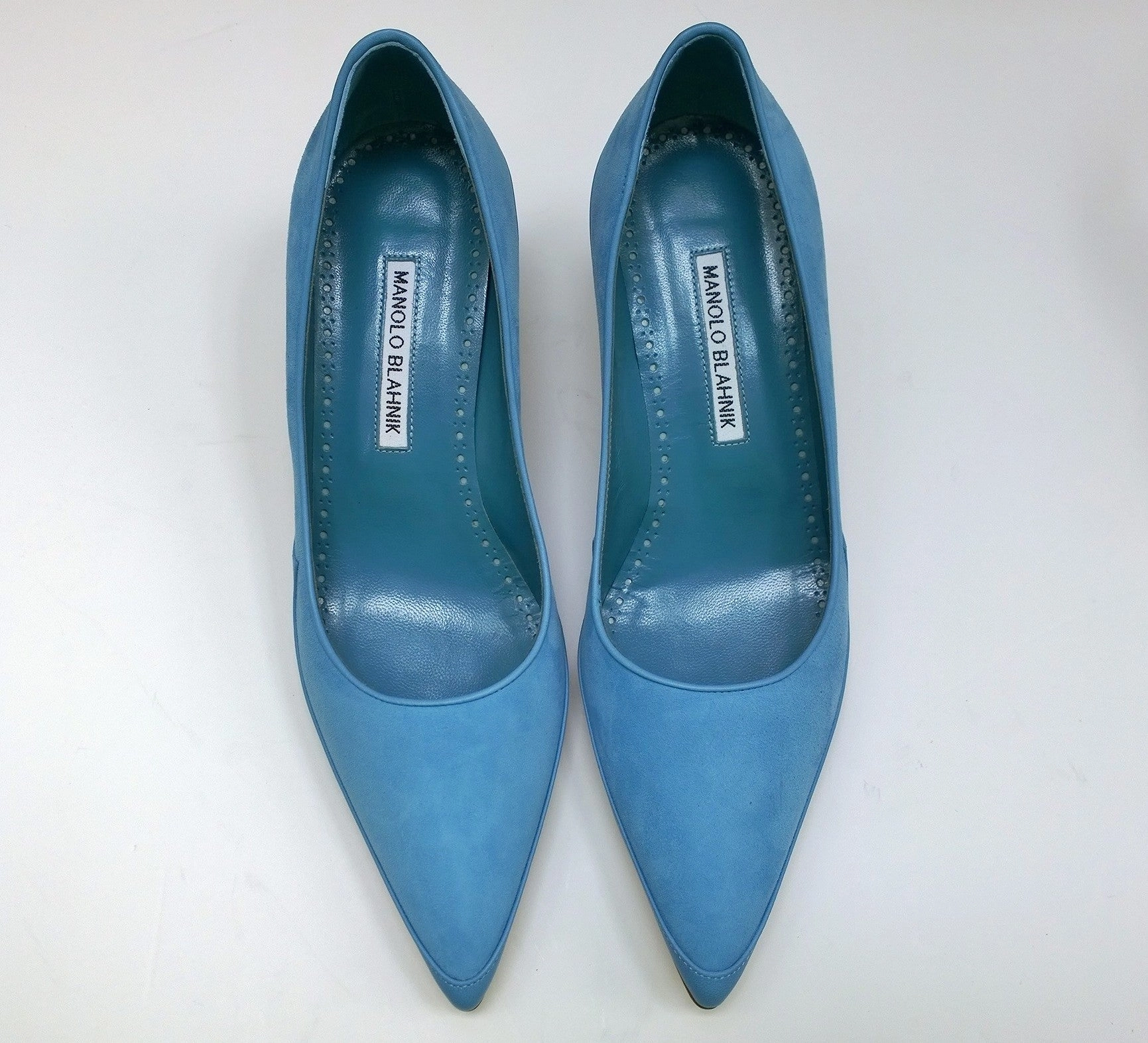 Manolo Blahnik Axidiaso 50 Light Blue Leather and Suede Kitten Heels High Heel Low Ankle Boots
