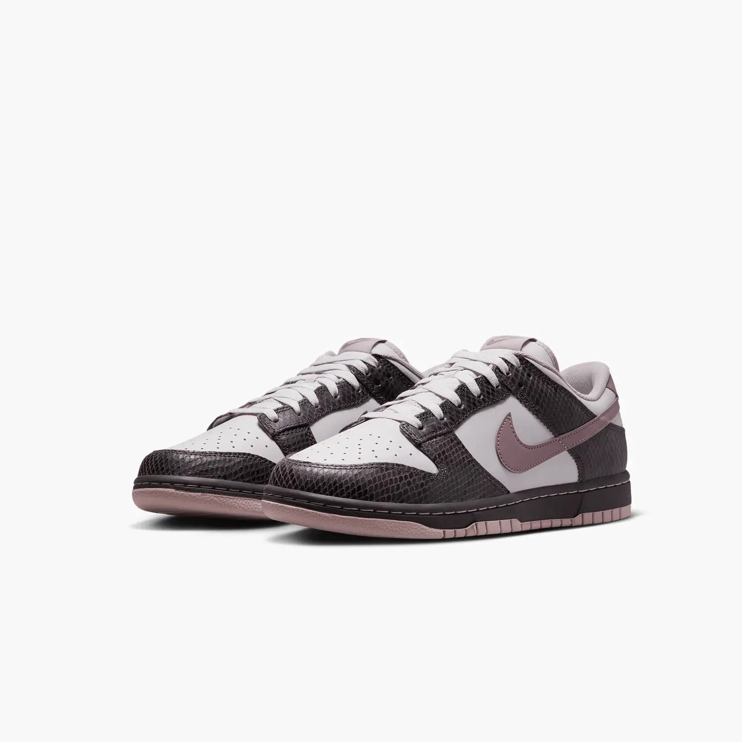 Men's Dunk Low SE "Snakeskin" Nike Air Turf Shoes