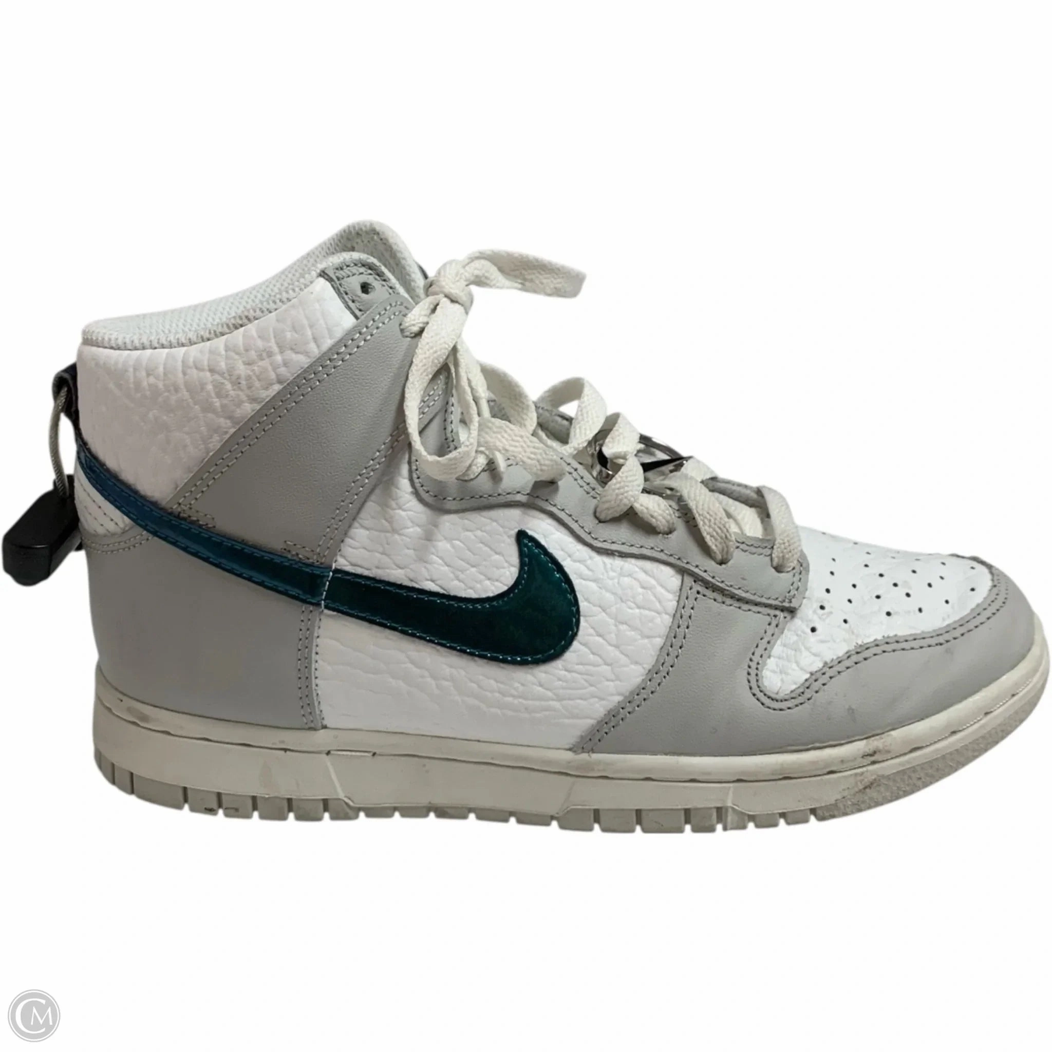 Shoes Sneakers By Nike In Green & White, Size: 8 Nike Waffle Debut Running Shoes