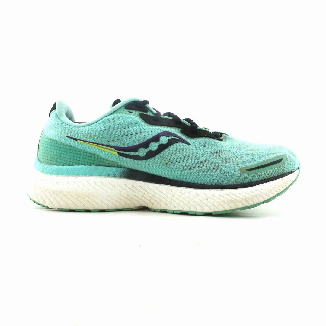 SAUCONY TRIUMPH 19 Trail Running Shoe That Drain Well