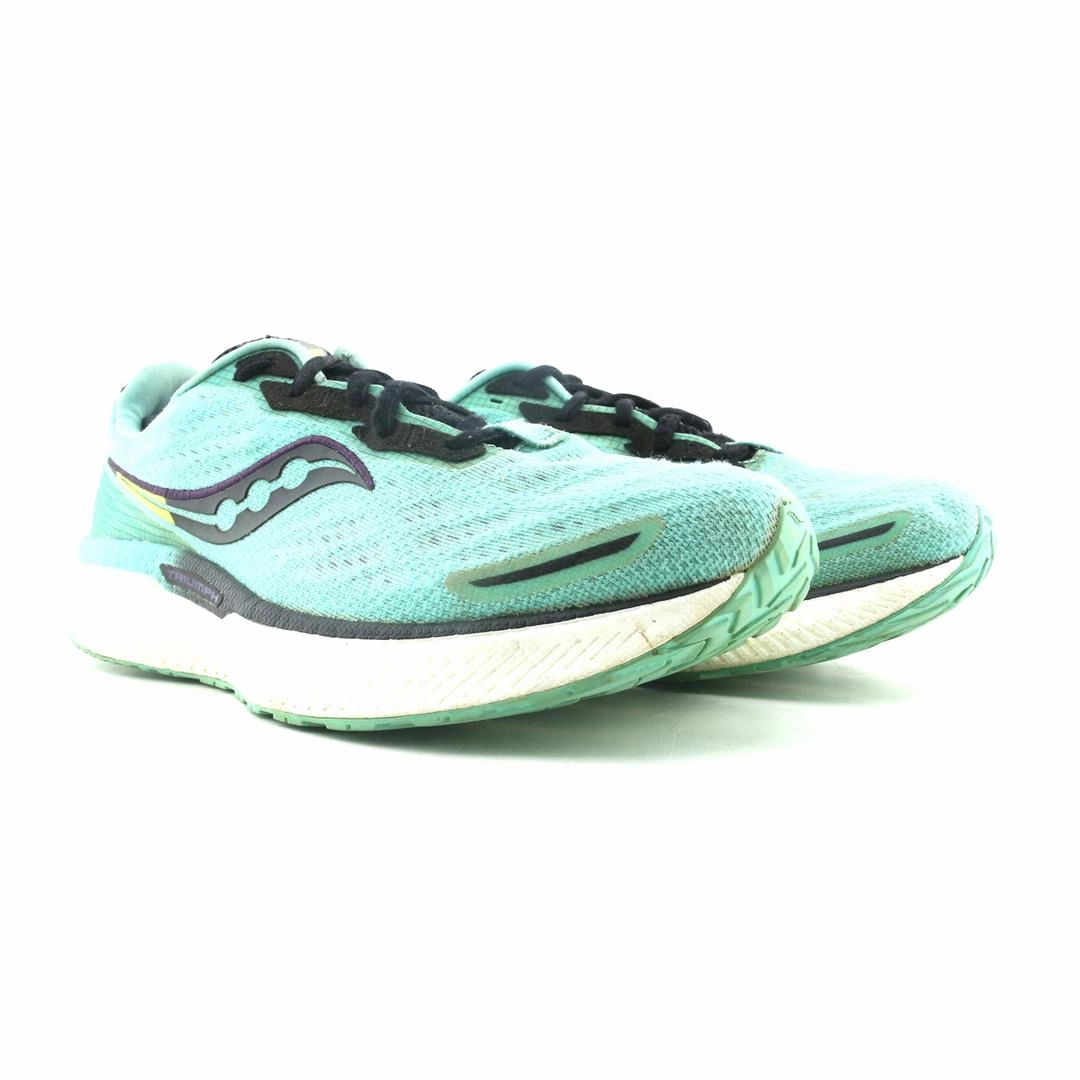 Compare Running Shoe Sizes Between SAUCONY TRIUMPH 19