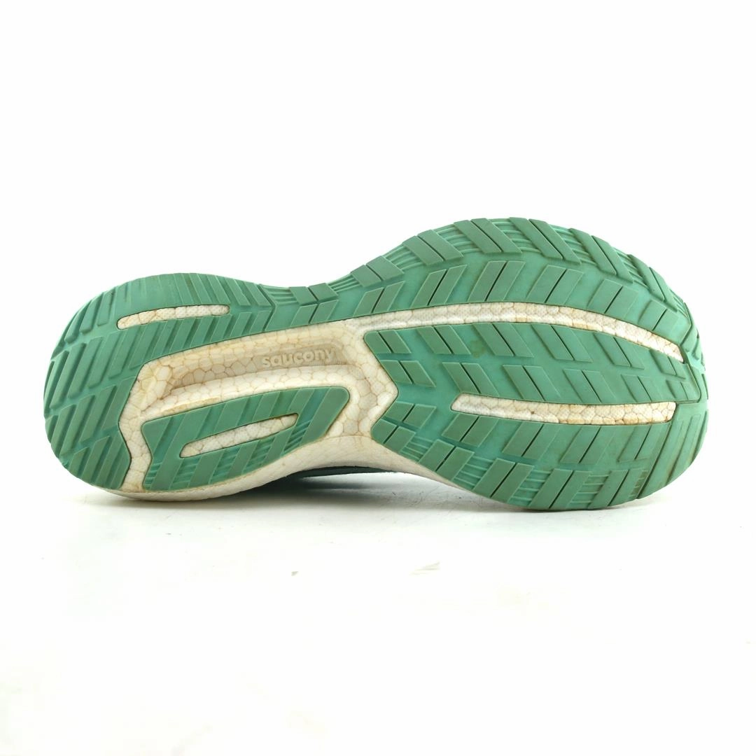 Walk In Running Shoes SAUCONY TRIUMPH 19