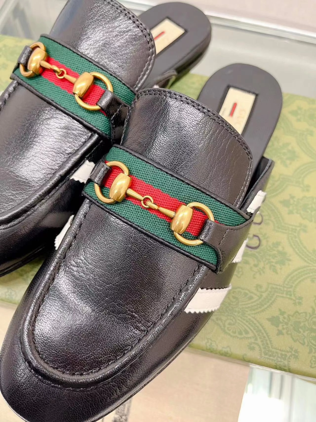 Adidas Golf Shoe SE1032 adidas x Gucci women's slipper with Horsebit / Size5-10