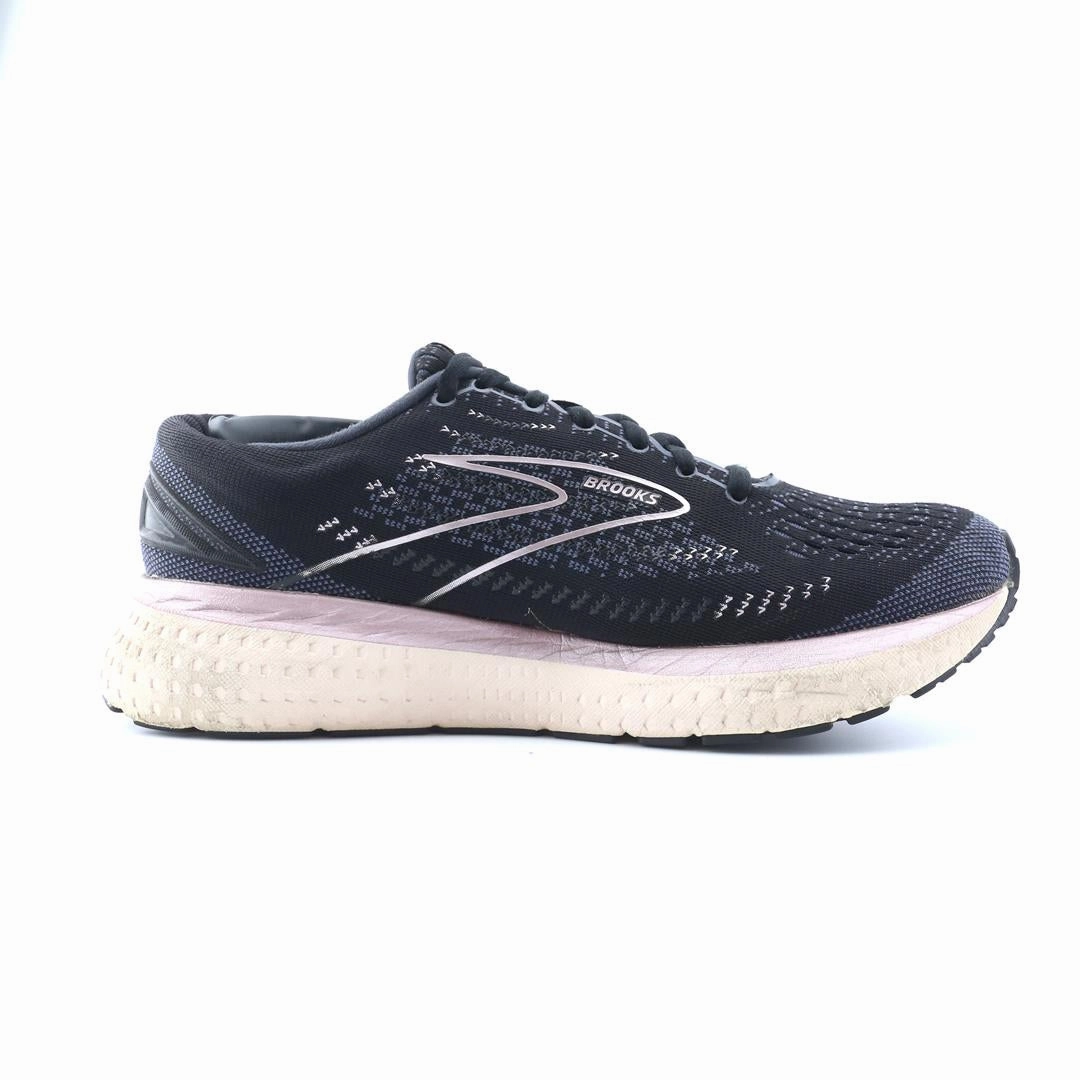 Walking Vs Shoes BROOKS GLYCERIN 19