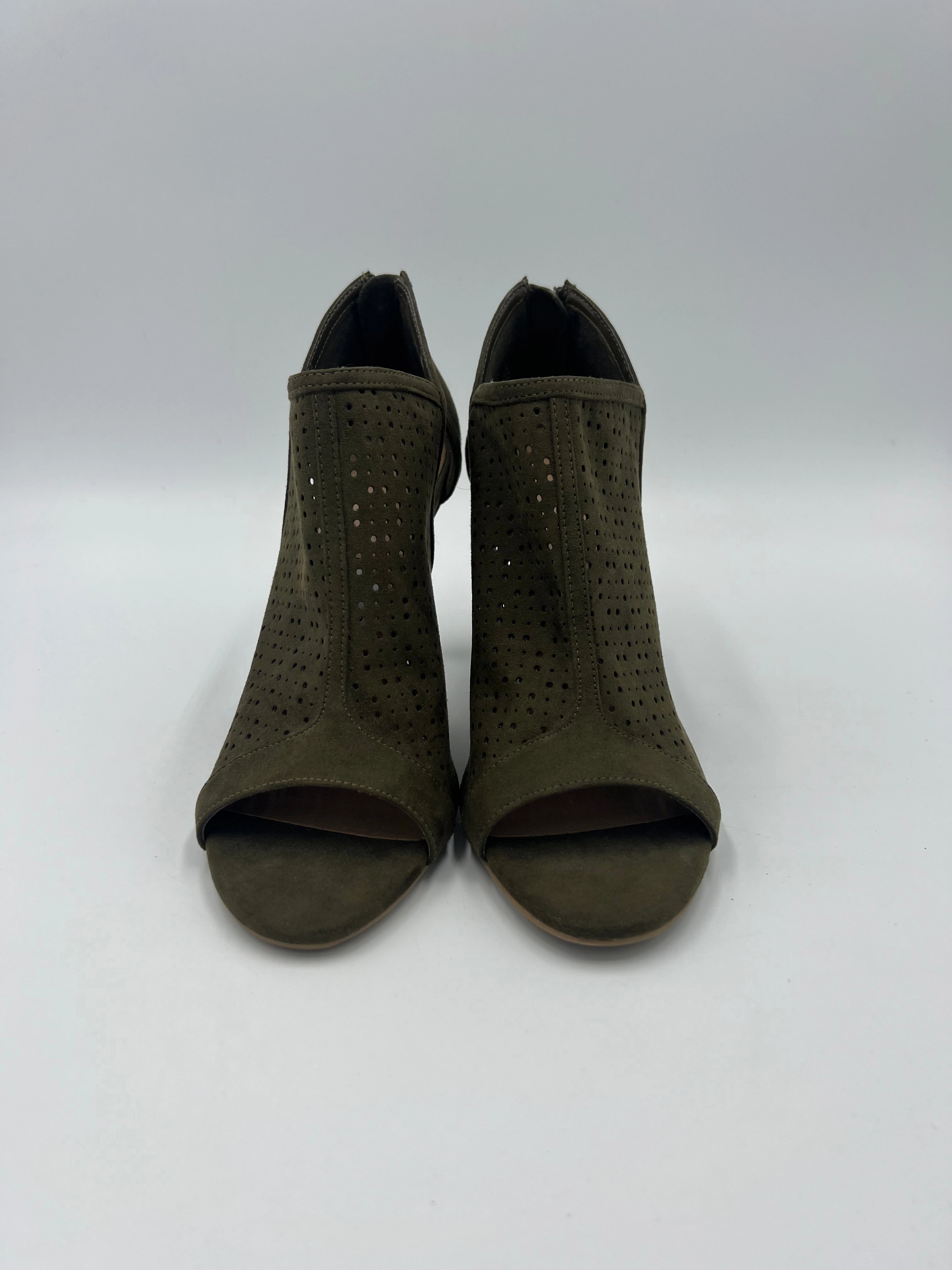 Shoes Heels Stiletto By Christian Siriano  Size: 7.5 Heelless High Heel Shoes