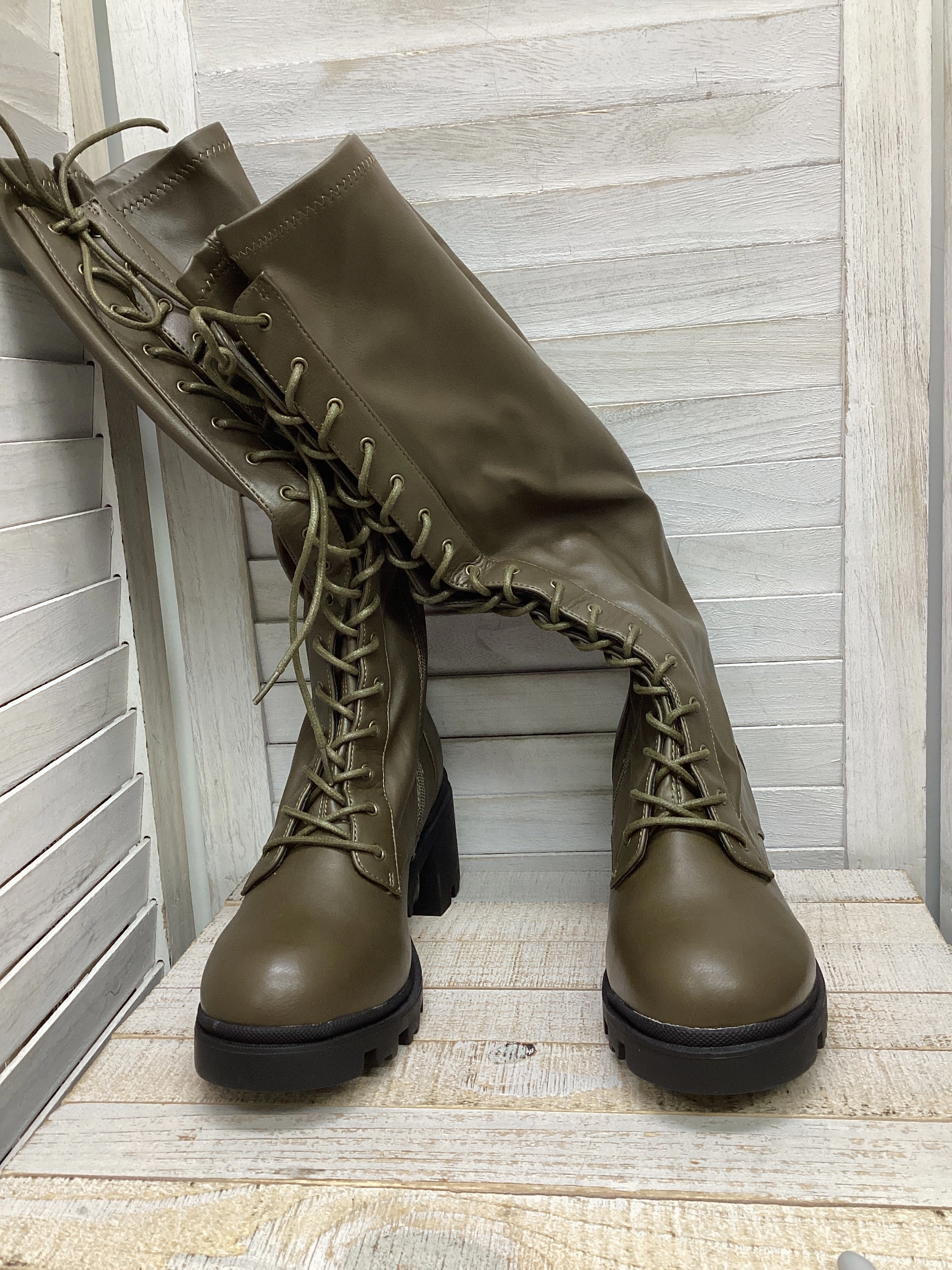 High Heels For Work Boots Mid-calf Heels By Shoedazzle In Green, Size: 10