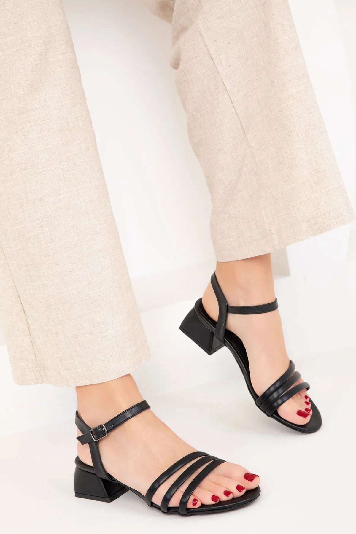 Soho Women's Classic 17866 Heels Wooden High Heel Mules