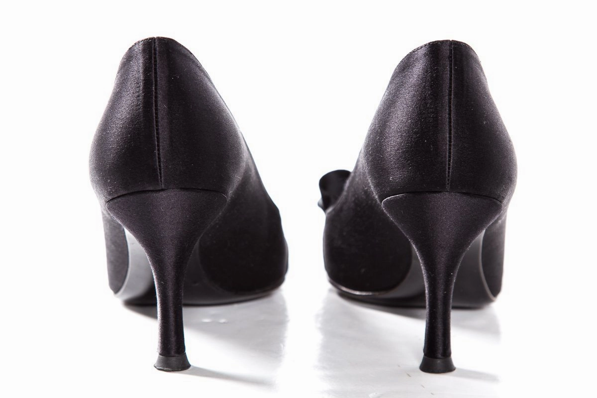 Extreme High Heels Stuart Weitzman Black Satin Peep Toe Heels SZ 7