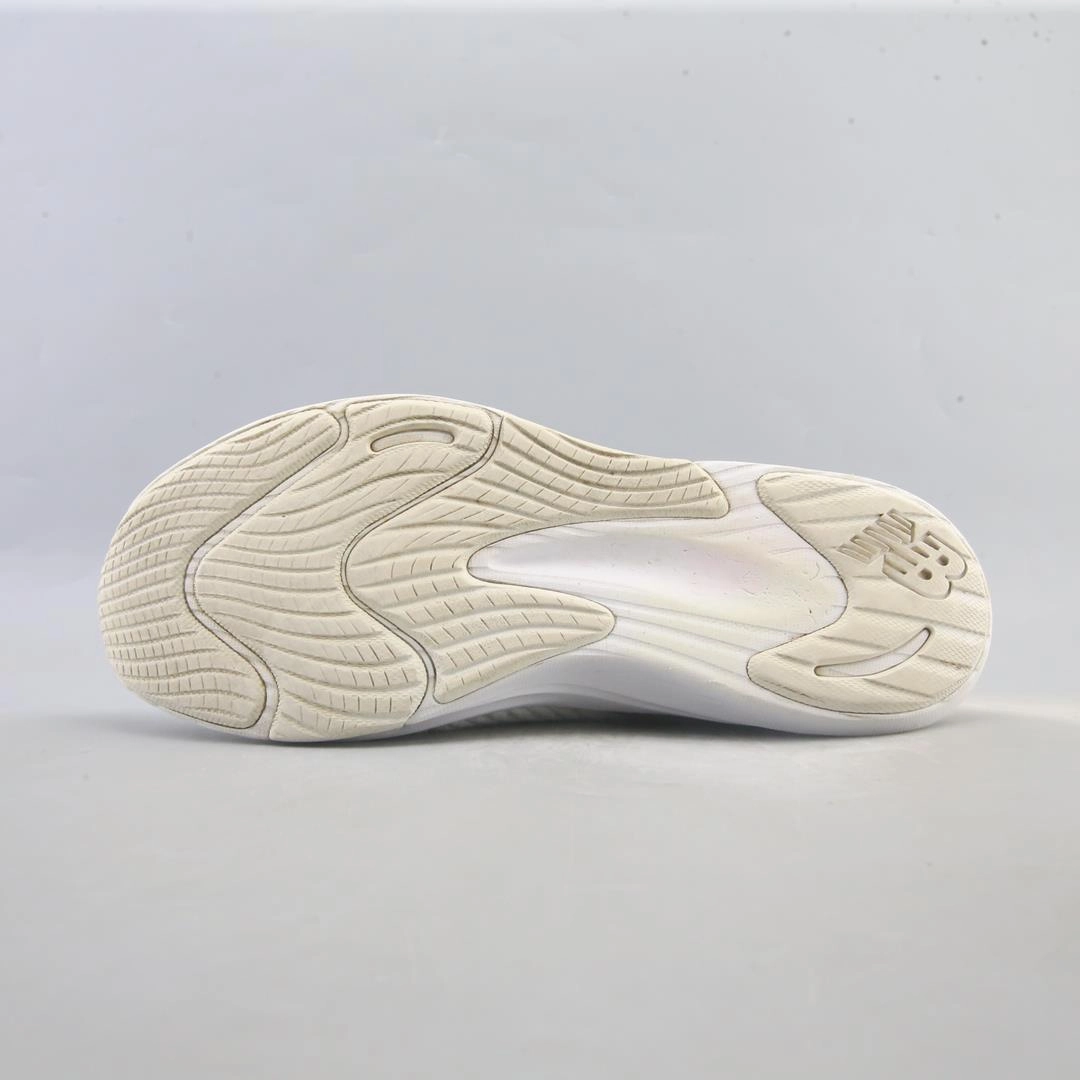 New Balance Women's White Sneakers NEW BALANCE DYNASOFT NERGIZE SPORT V2