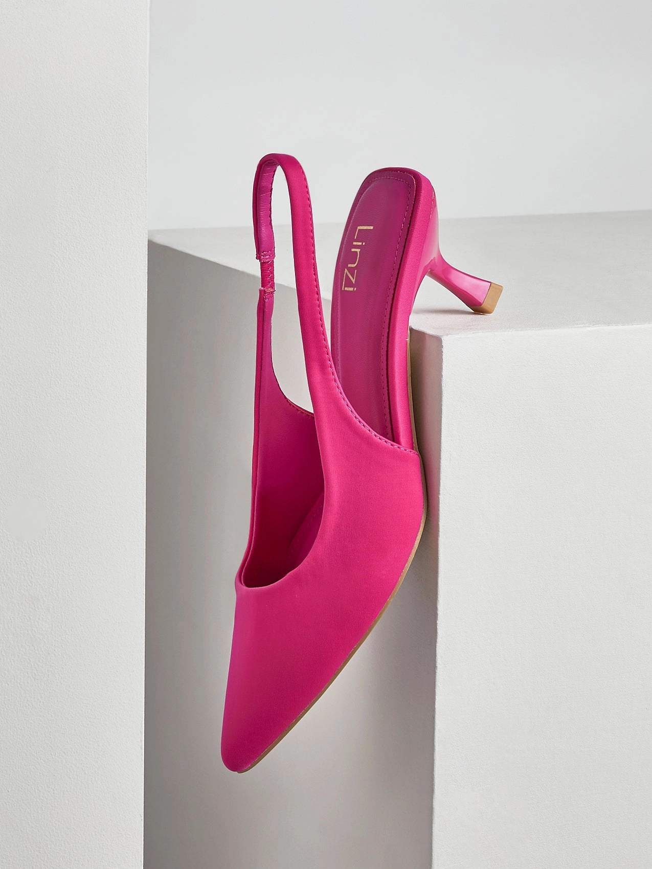 TAVIA High Heels Sex Photo