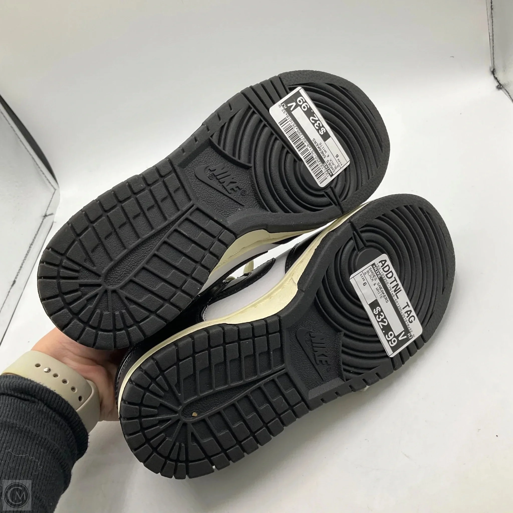 Shoes Sneakers By Nike In Black & White, Size: 6 Good Running Shoes Nike