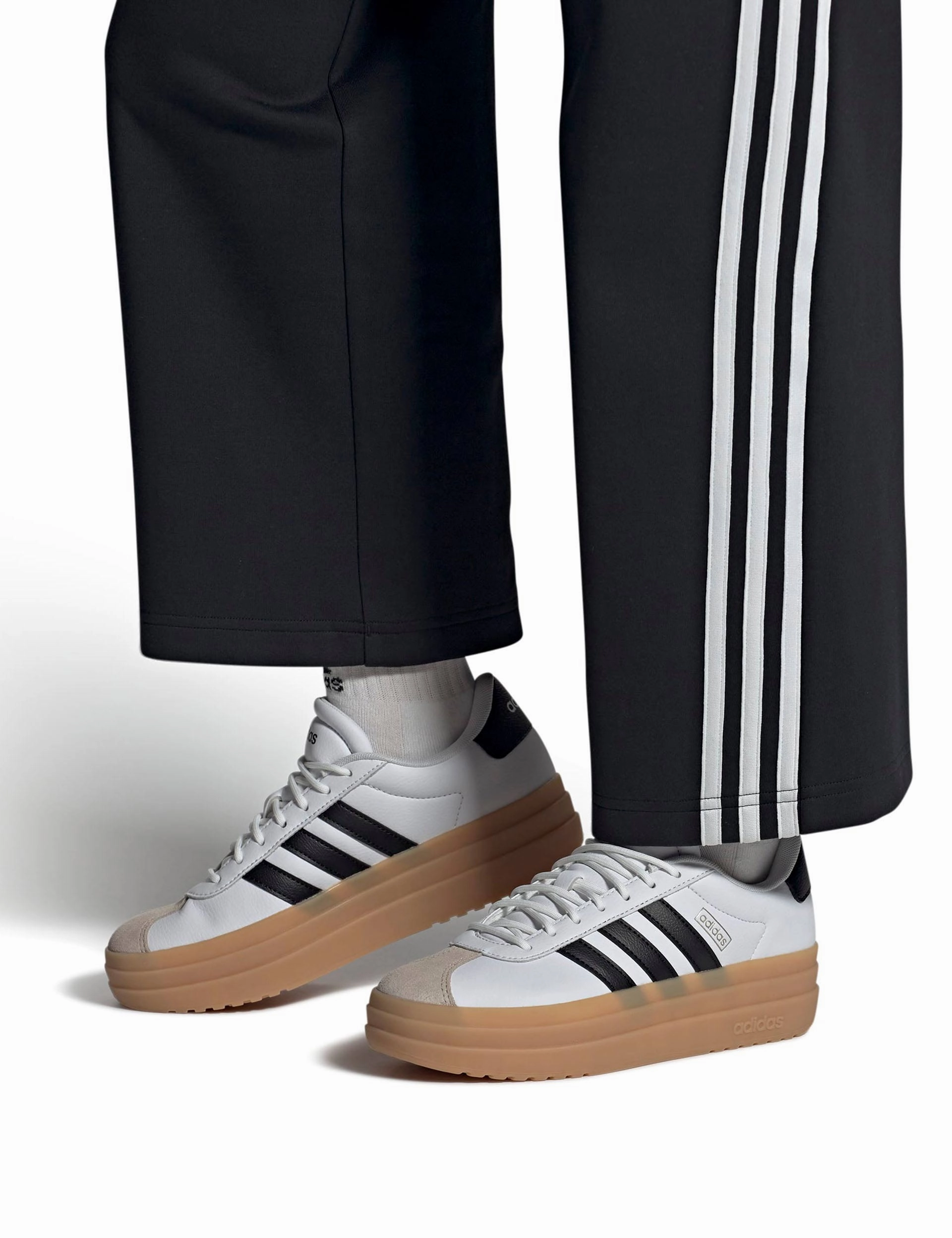 Adidas Turf Football Shoes VL Court Bold Shoes - Cloud White/Core Black/Wonder Beige